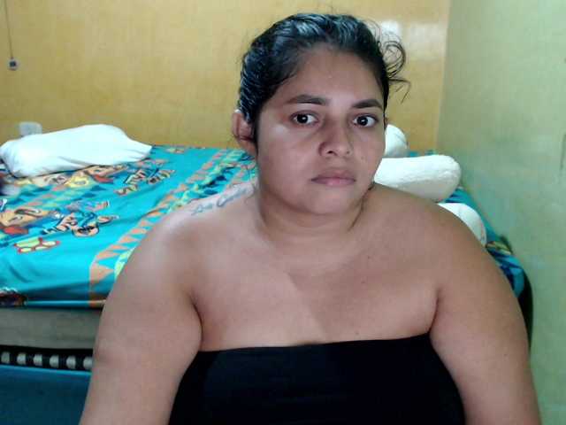 mia-naughty live webcam show