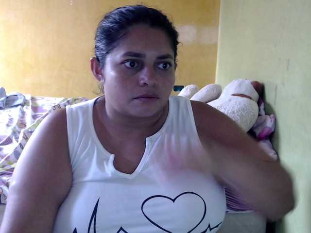 mia-naughty live cam on BongaCams