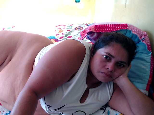 mia-naughty live webcam show