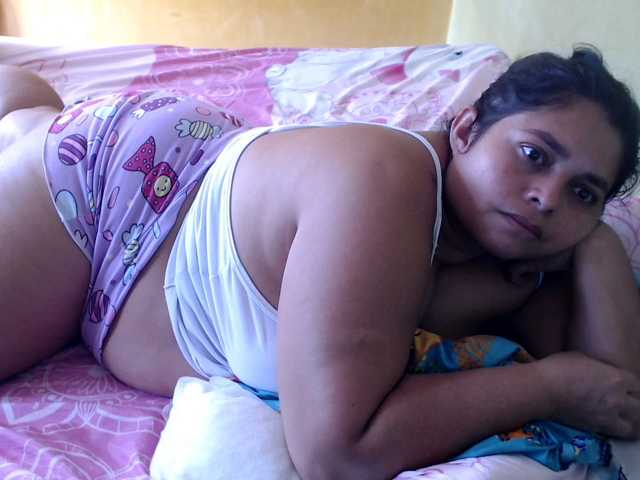 mia-naughty live cam on BongaCams