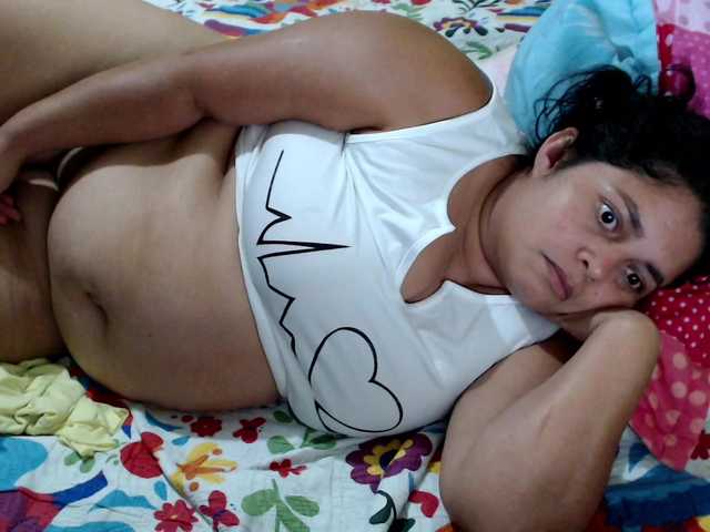 mia-naughty live cam on BongaCams