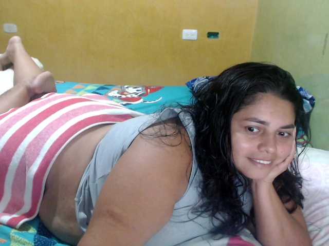 mia-naughty live webcam show