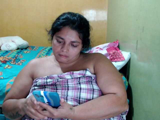 mia-naughty live cam on BongaCams
