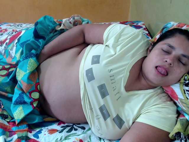 mia-naughty live cam on BongaCams