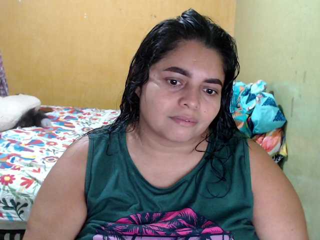 mia-naughty live cam on BongaCams