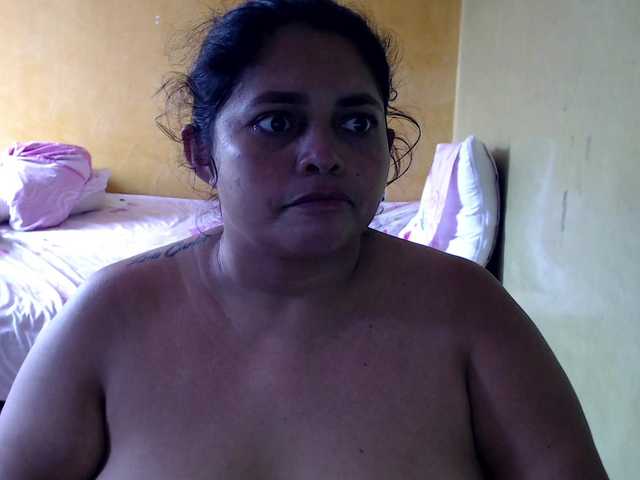 mia-naughty live cam on BongaCams