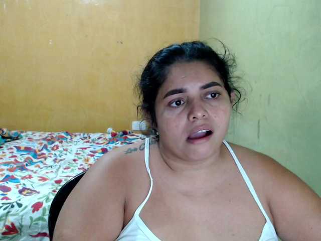 mia-naughty live cam on BongaCams