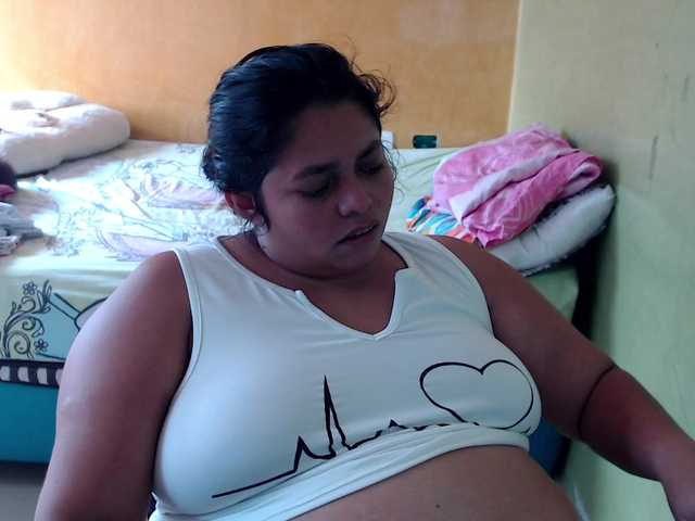 mia-naughty live cam on BongaCams