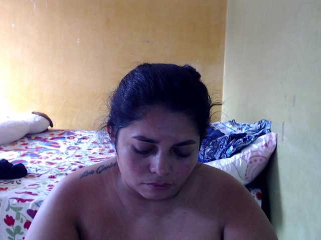 mia-naughty live webcam show