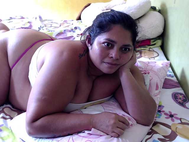 mia-naughty live cam on BongaCams