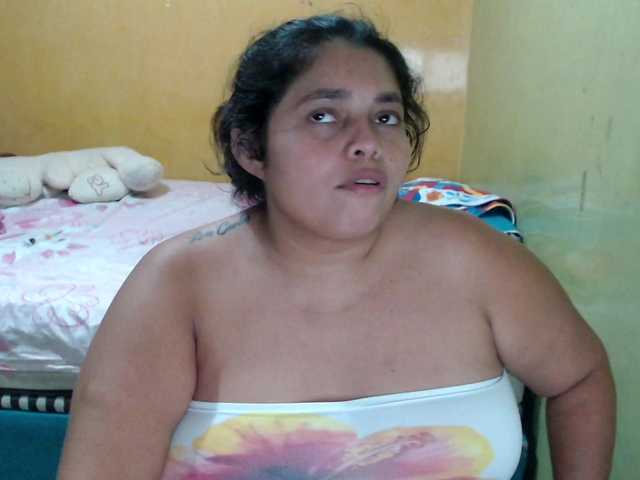 mia-naughty live cam on BongaCams