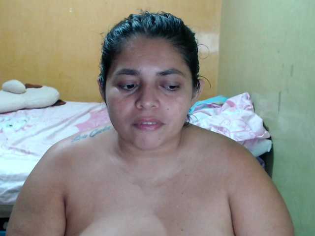 mia-naughty live cam preview