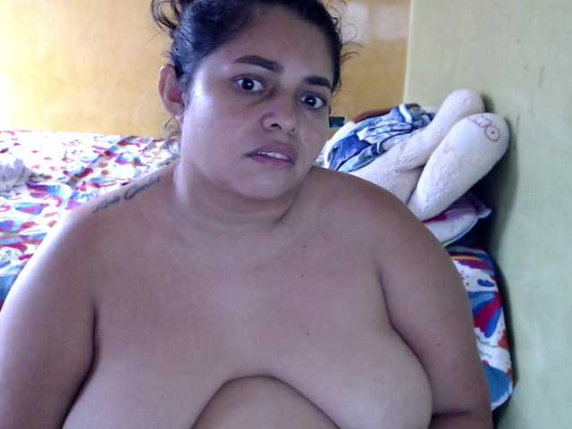 mia-naughty live cam on BongaCams