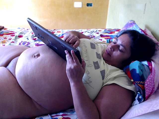 mia-naughty live cam on BongaCams