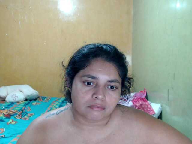mia-naughty live cam on BongaCams