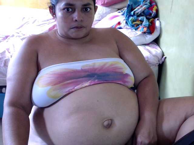 mia-naughty live cam on BongaCams