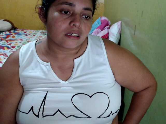mia-naughty live cam on BongaCams