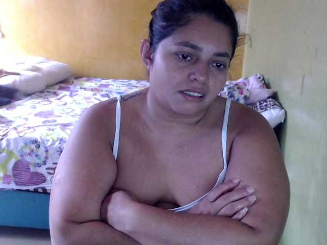 mia-naughty live cam on BongaCams