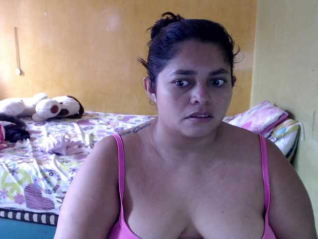 mia-naughty live cam on BongaCams