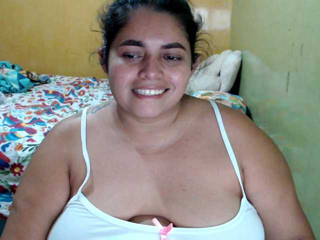 mia-naughty live cam on BongaCams