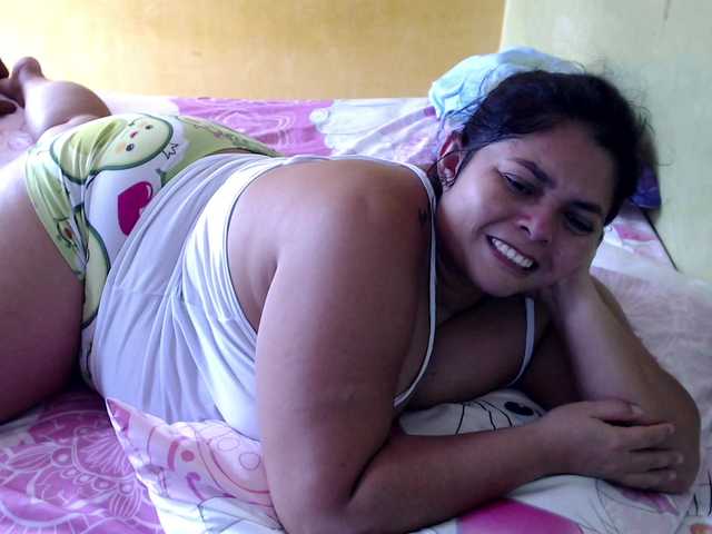 mia-naughty live cam on BongaCams