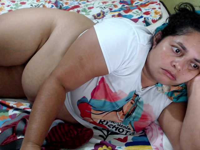 mia-naughty live cam on BongaCams