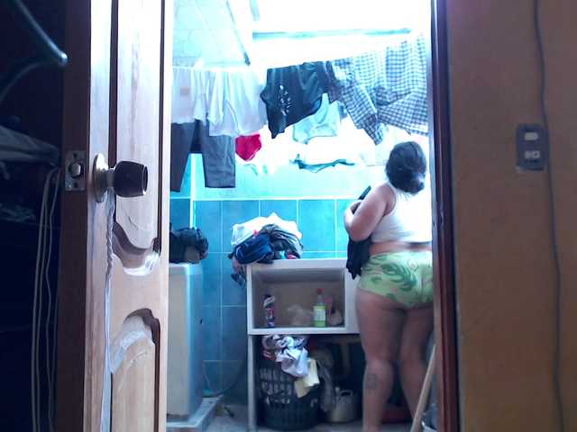 mia-naughty live cam on BongaCams