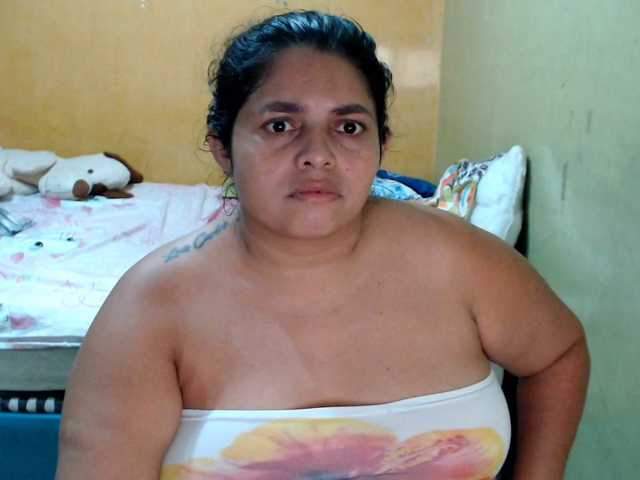 mia-naughty live cam on BongaCams