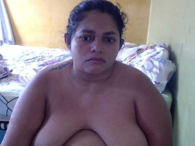 mia-naughty live cam on BongaCams