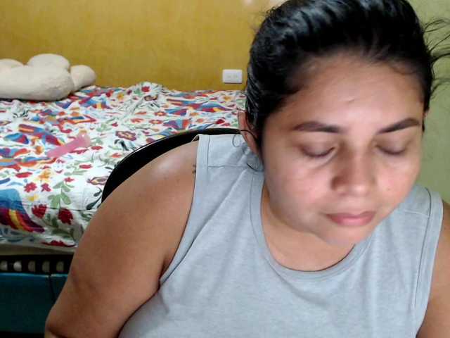mia-naughty live webcam show