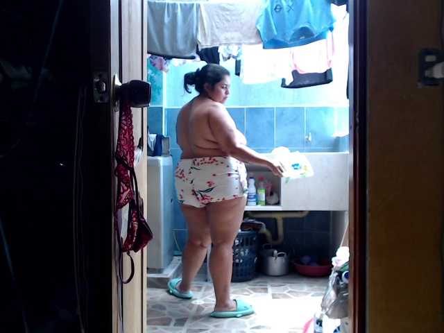 mia-naughty live cam on BongaCams