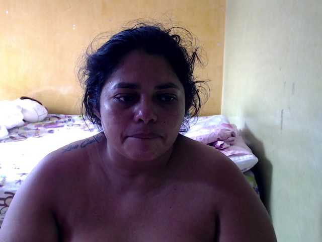 mia-naughty live cam on BongaCams