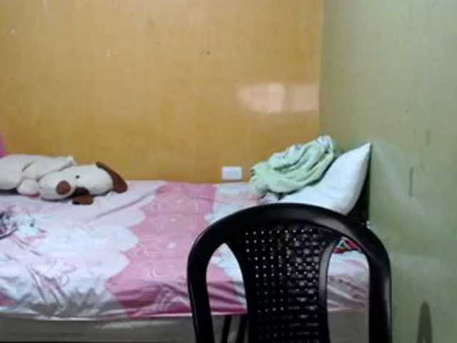 mia-naughty live cam on BongaCams