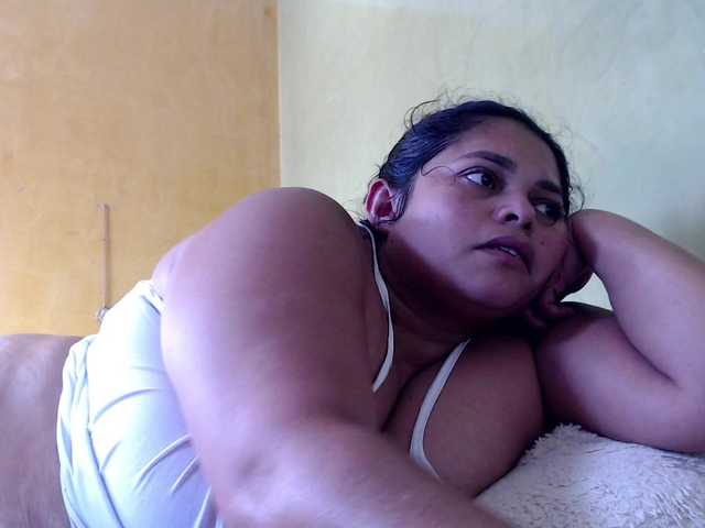 mia-naughty live cam on BongaCams