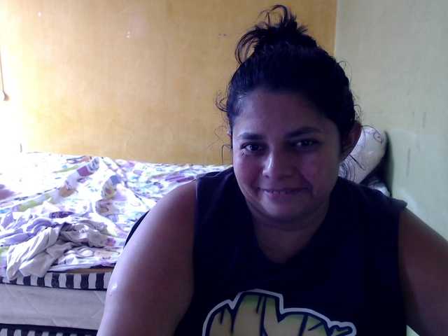 mia-naughty live cam on BongaCams