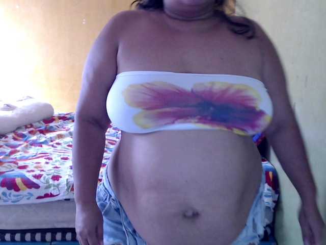 mia-naughty live webcam show