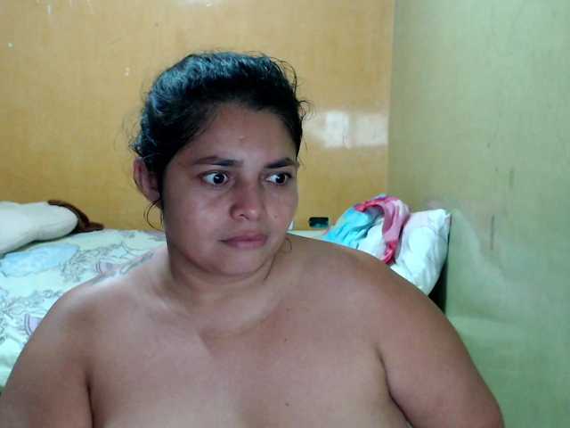 mia-naughty live cam