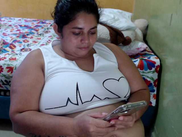 mia-naughty live webcam show