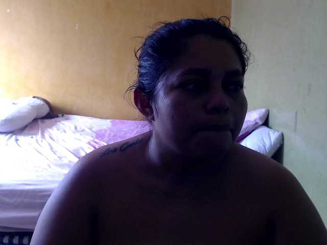 mia-naughty live cam on BongaCams