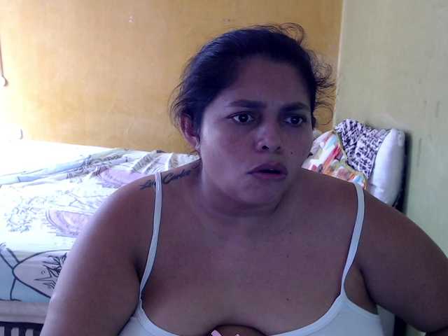 mia-naughty live cam on BongaCams
