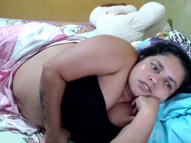 mia-naughty live cam on BongaCams
