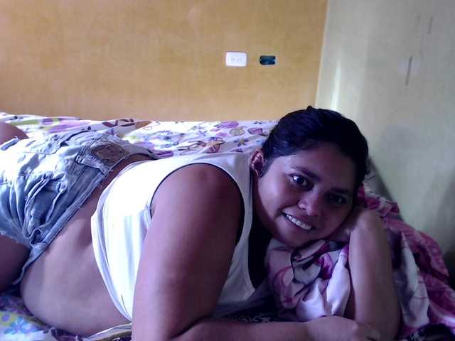 mia-naughty live cam on BongaCams
