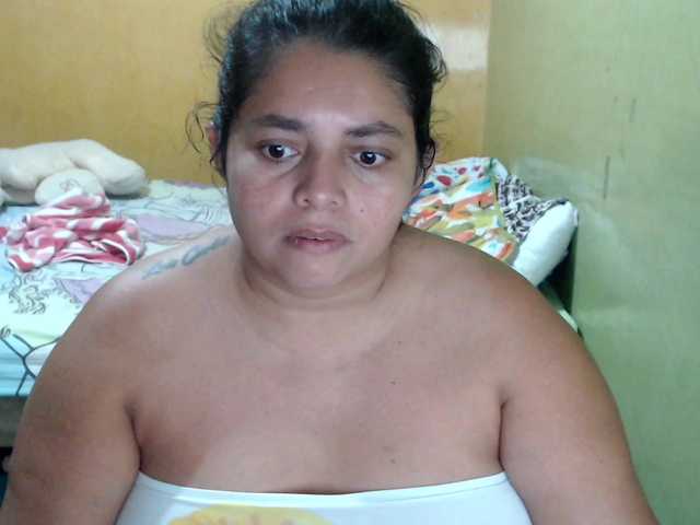 mia-naughty live cam on BongaCams