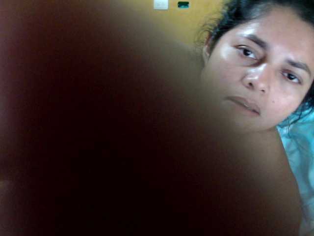 mia-naughty live cam