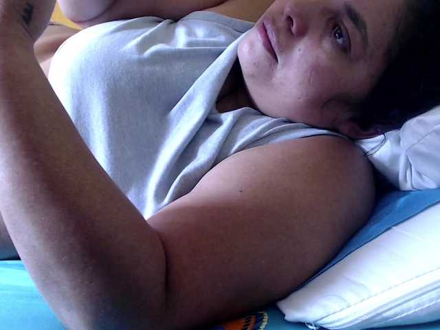 mia-naughty's BongaCams show and profile