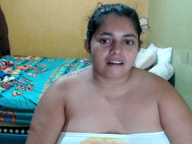 mia-naughty live cam on BongaCams