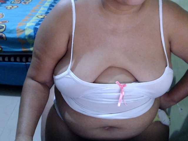 mia-naughty, en vivo ahora en BongaCams
