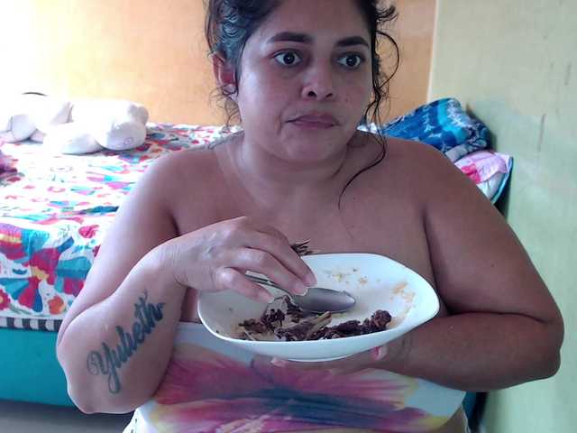 mia-naughty live webcam show