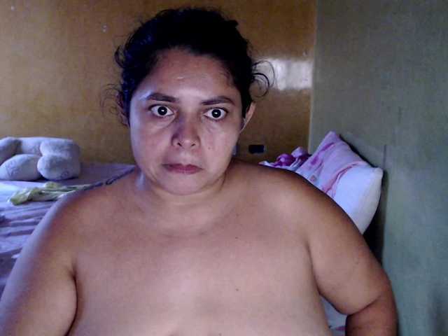 mia-naughty live cam on BongaCams