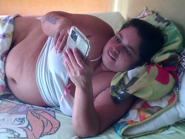 mia-naughty live cam on BongaCams